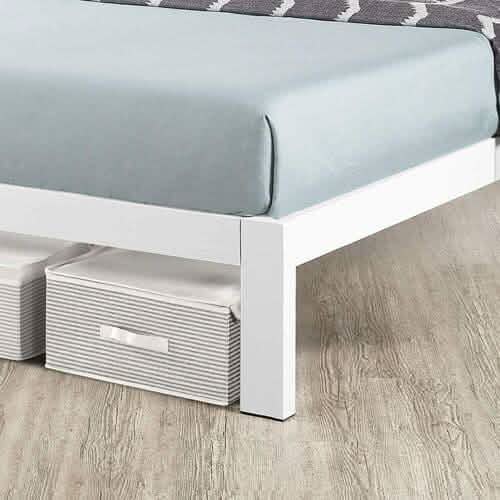 NArt34 - Metal Bed
