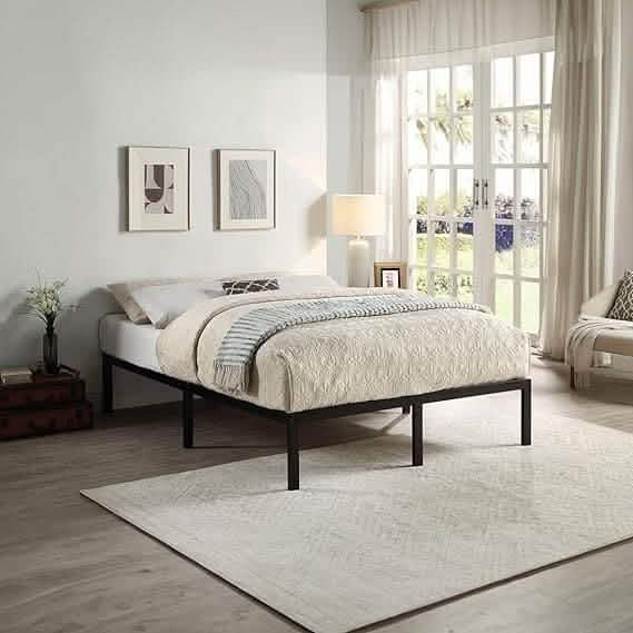 NArt33 - Metal Bed
