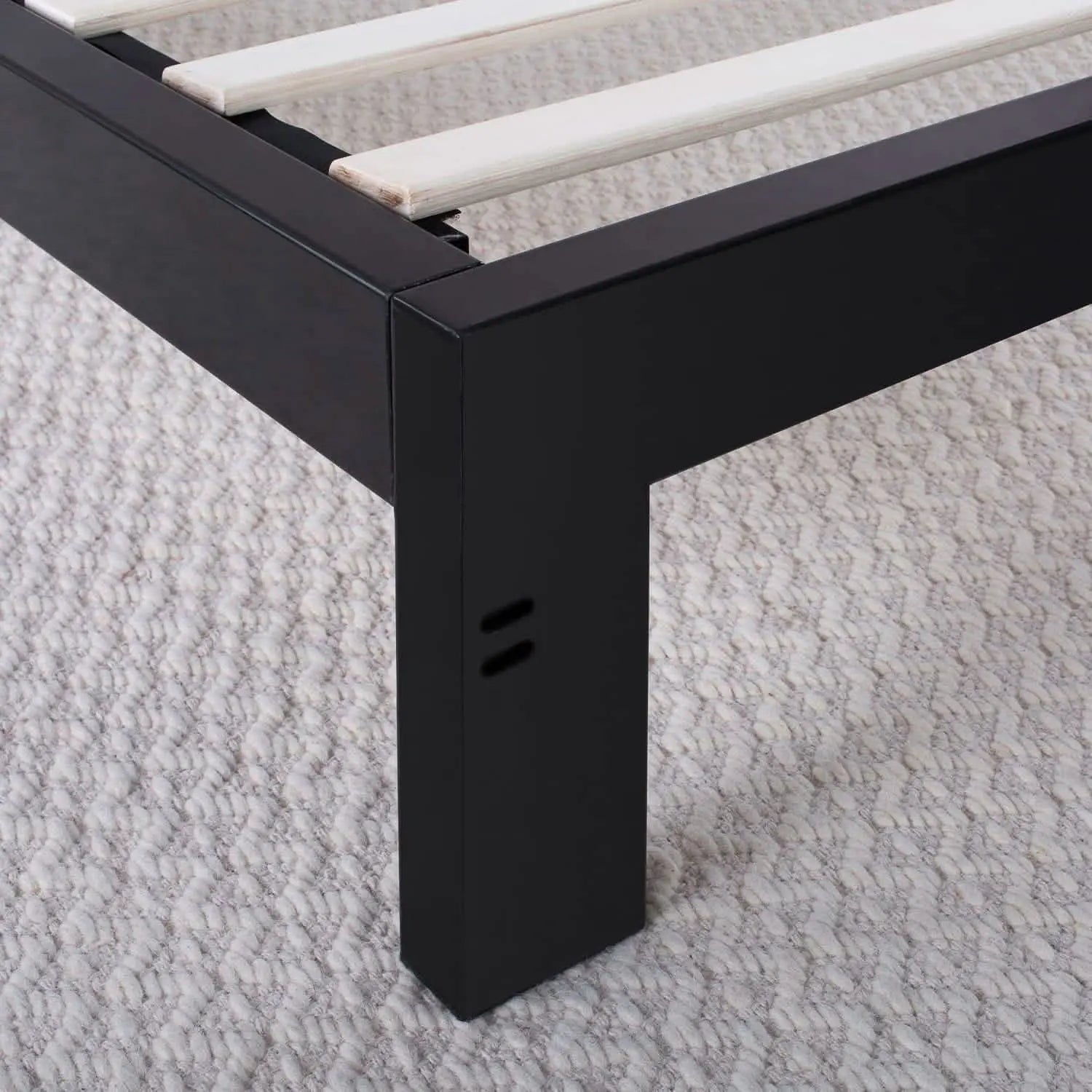 NArt36- Metal Bed