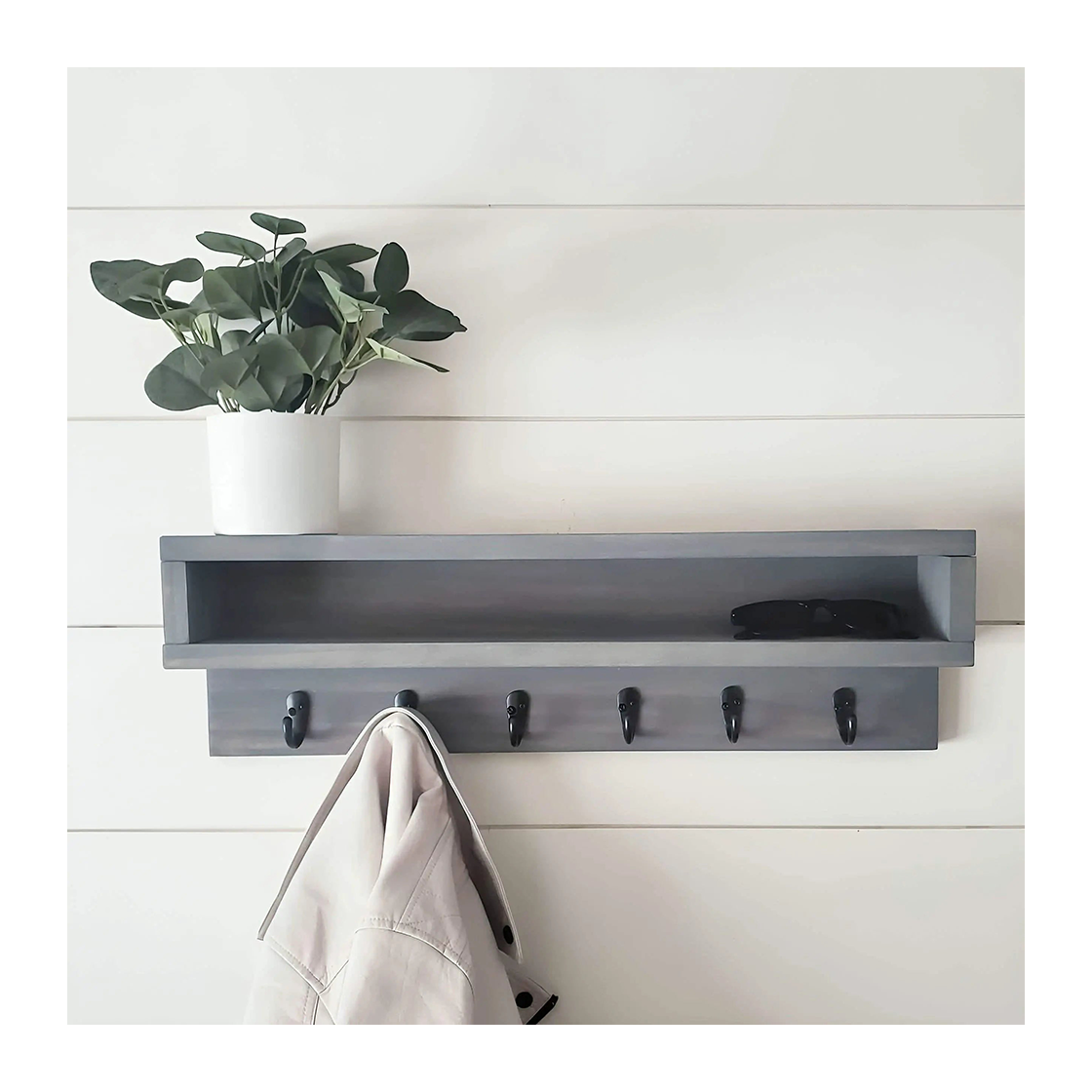 ART.W.AW 0236-رف خشبي معلق بعلاقات