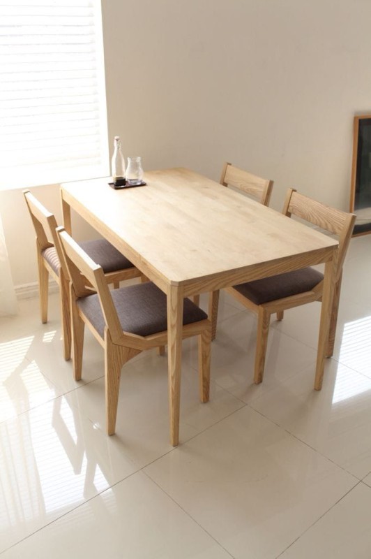 Lanch Table image