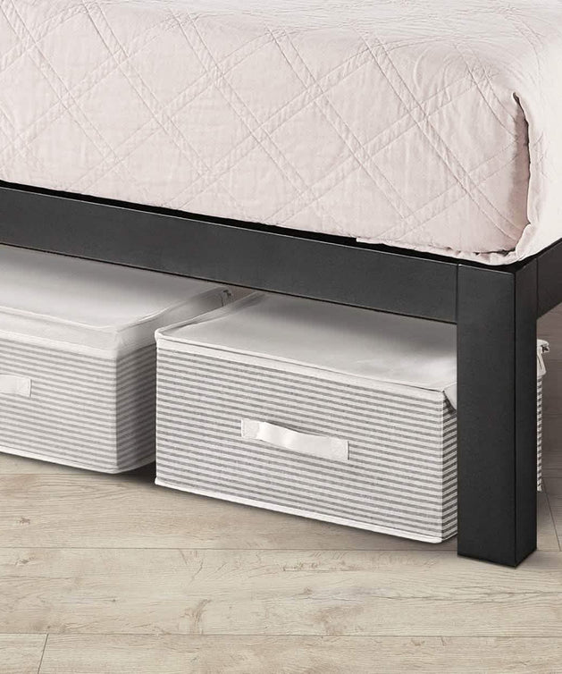 NArt37 - Metal Baby Bed