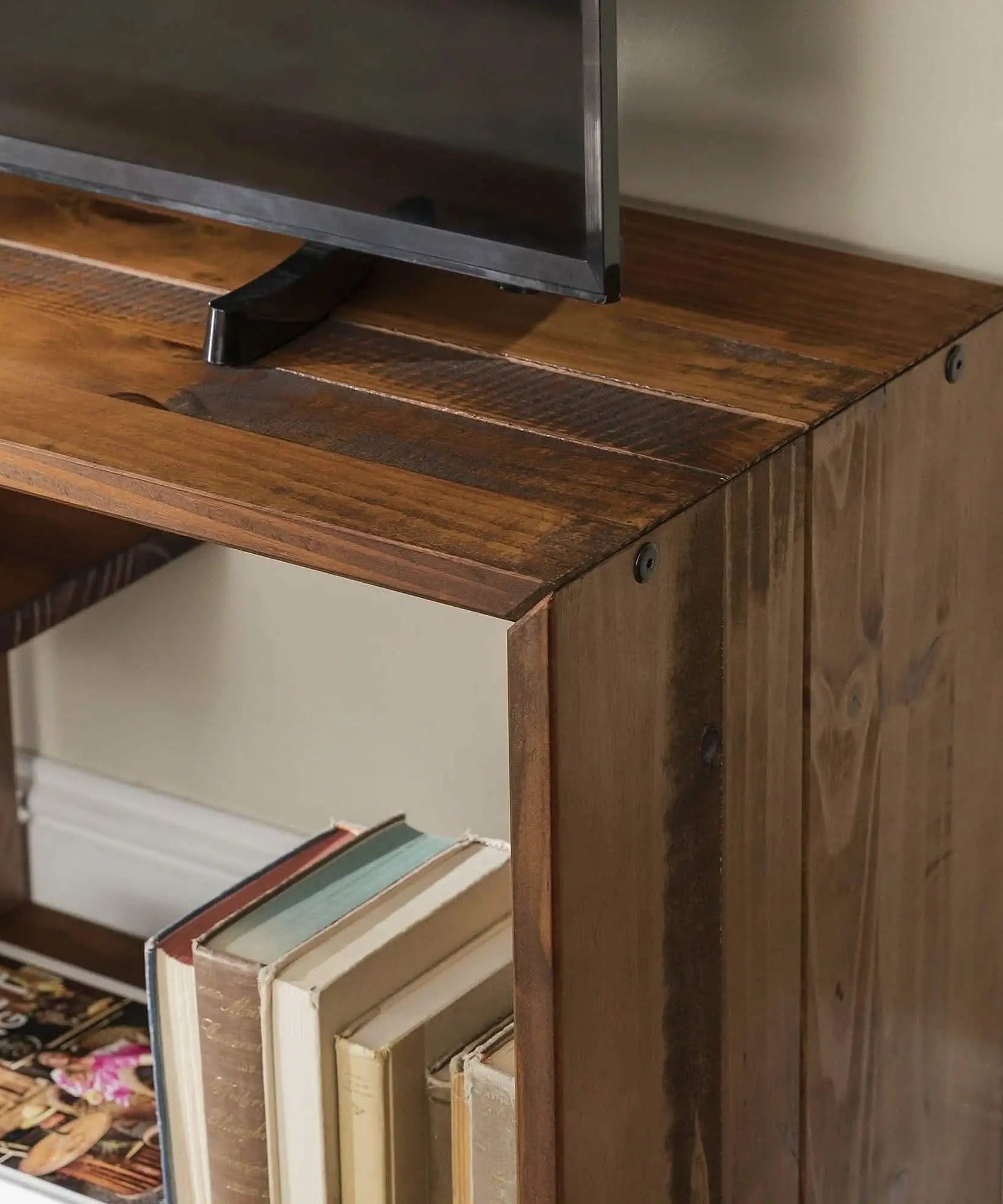 تسوق الأن من هومكس  ترابيزة تليفزيون 130*35*60 سم - ROD210 بأفضل سعر وأفضل جودة 