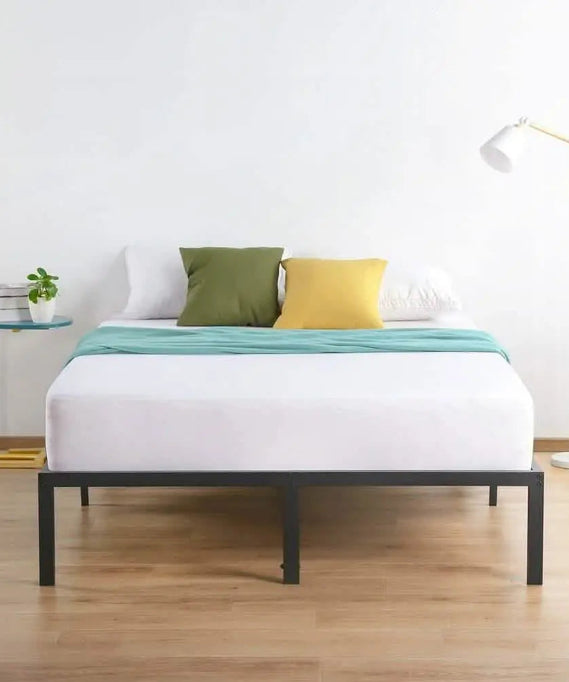 NArt35 - Metal Bed