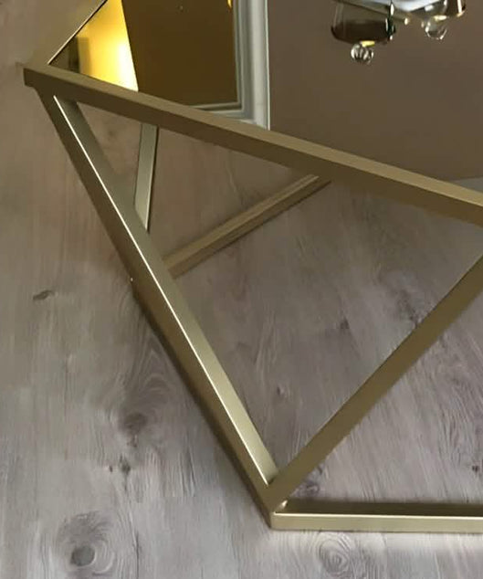 NArt211 - ترابيزة قهوة بسطح زجاج