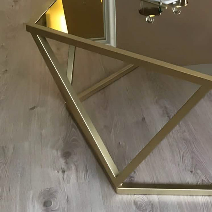 NArt211 - Coffee table with glass top