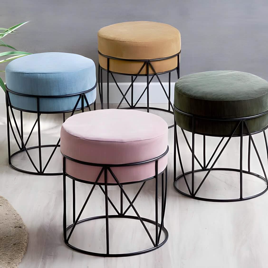 NArt260 - كرسي معدن و قماش