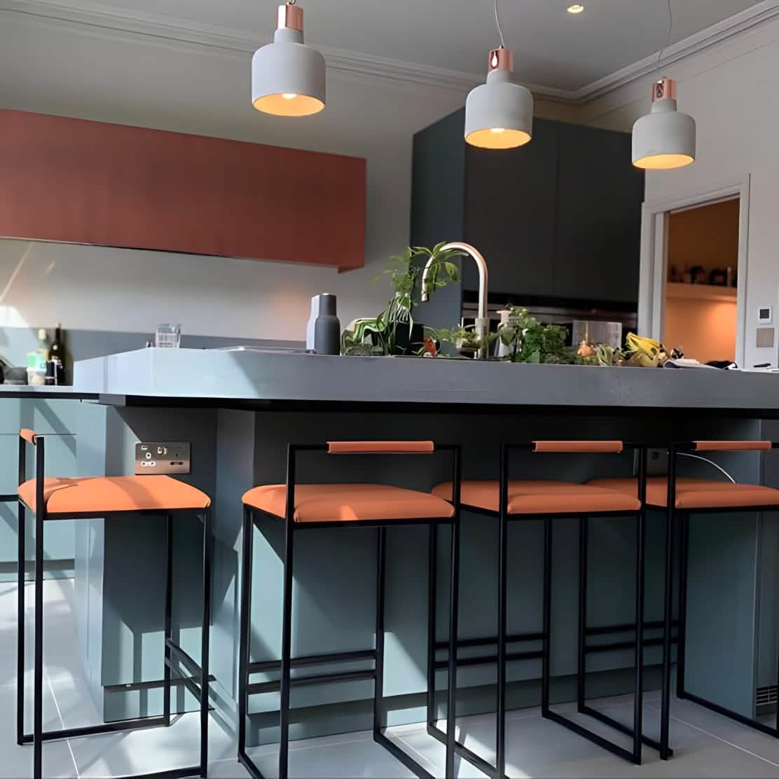 NArt261- كرسي بار معدن و جلد