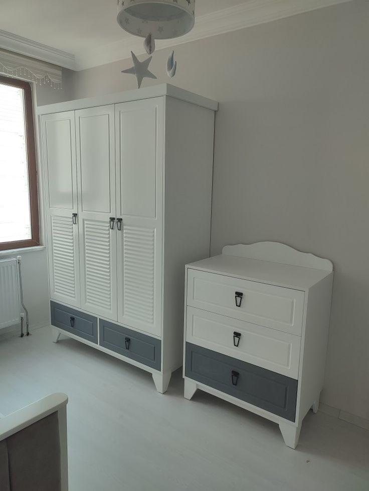 دولاب مع وحدة ادراج