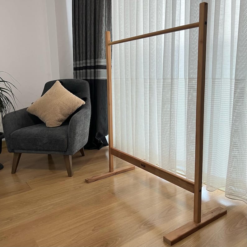 استاند ملابس خشب طبيعي