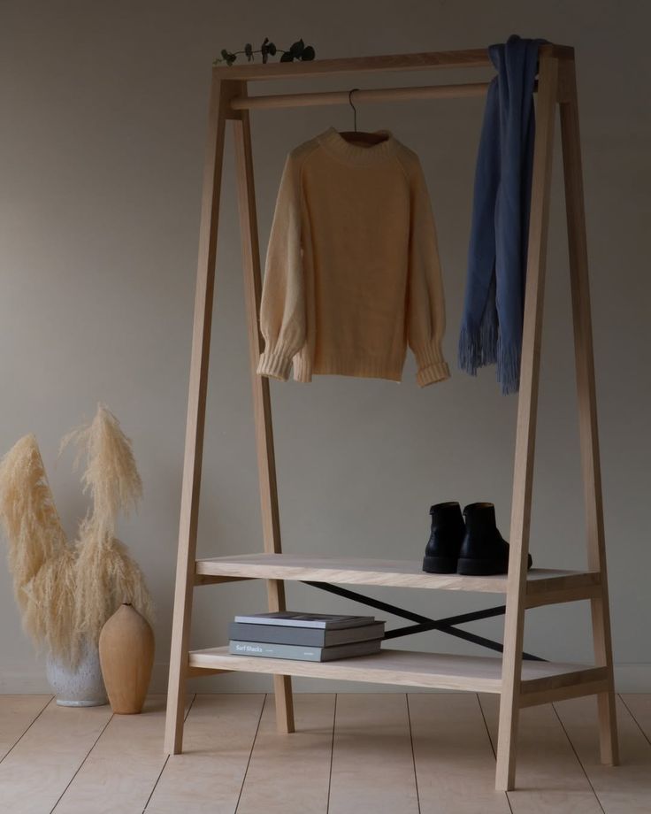 استاند ملابس خشب طبيعي