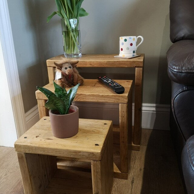 ثلاث ترابيزات متداخلة