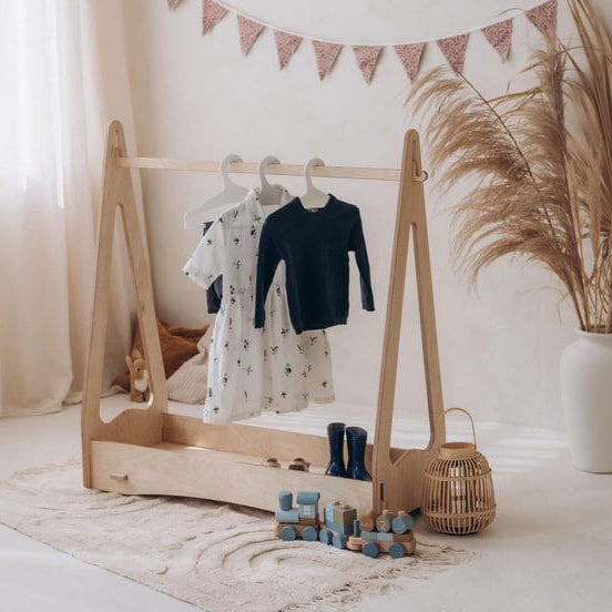 Baby clothes stand