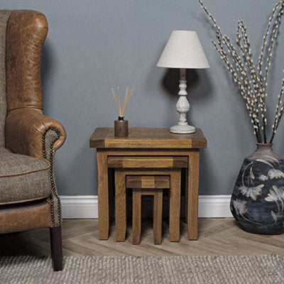 ثلاث ترابيزات متداخلة