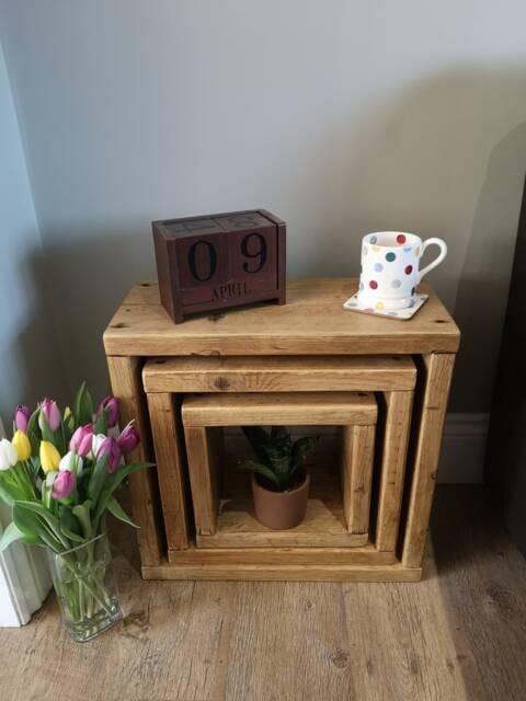 ثلاث ترابيزات متداخلة