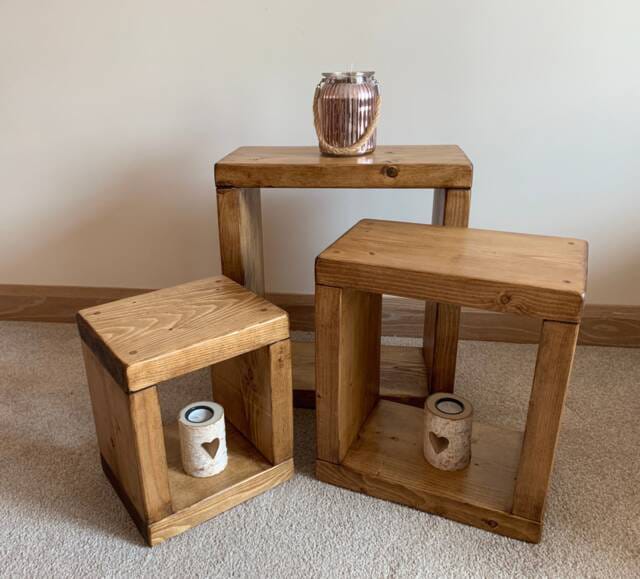 ثلاث ترابيزات متداخلة